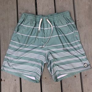 Vuori Kore Lined Shorts 7.5” Inseam Large